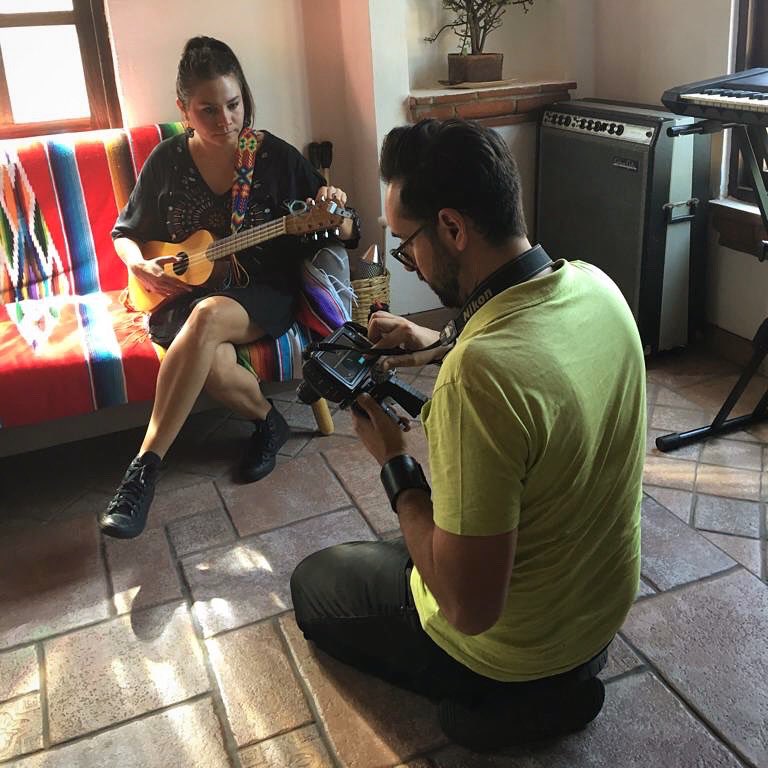 En entrevista para proyecto #ArtUs 🎥 Les deseamos un hermoso y divertido sábado! 😍Nos vemos pronto: 

♦️ 17 de Mayo como invitados del grupo <a href="/musicatribu/">TRIBU</a> / TEATRO DE LA CIUDAD ESPERANZA IRIS /Cdmx

♦️ 23 de Mayo / CASA MUSA / Guadalajara

♦️ 24 de Mayo / ÁTICA LAB / Guadalajara