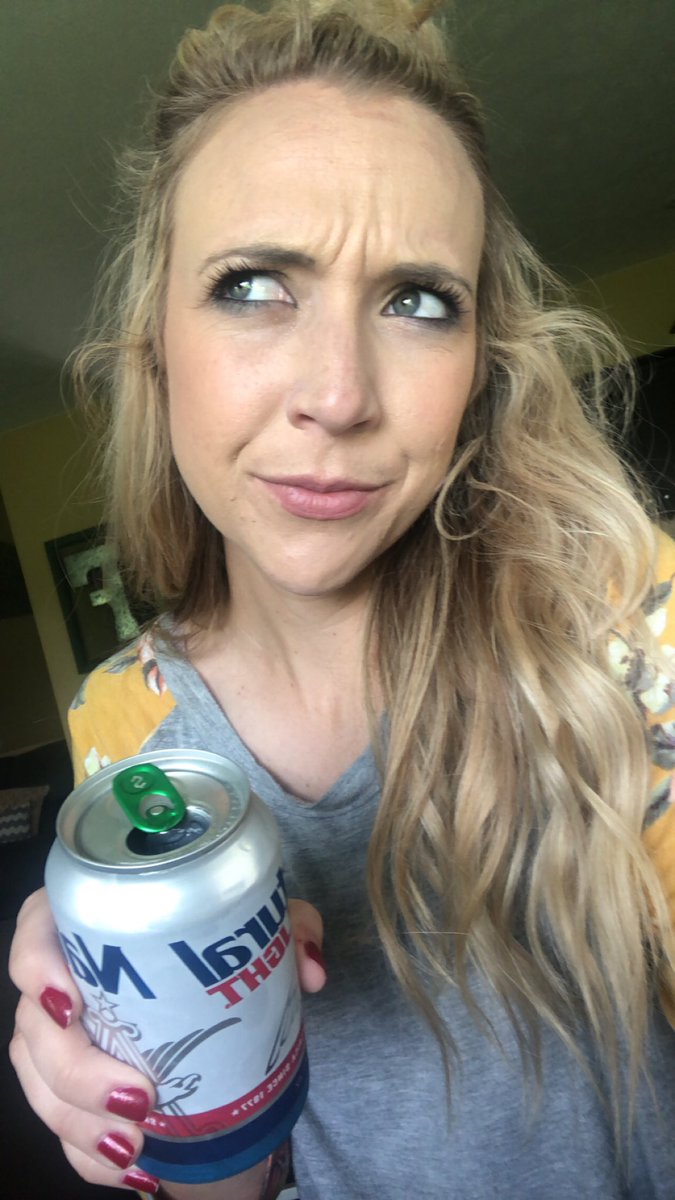 Emmmysue's tweet image. Hey @naturallight, just sobering up to find out the offer of paying off my school loans!  Help a girl out! #teachersalary #onemoreclass #naturdays
