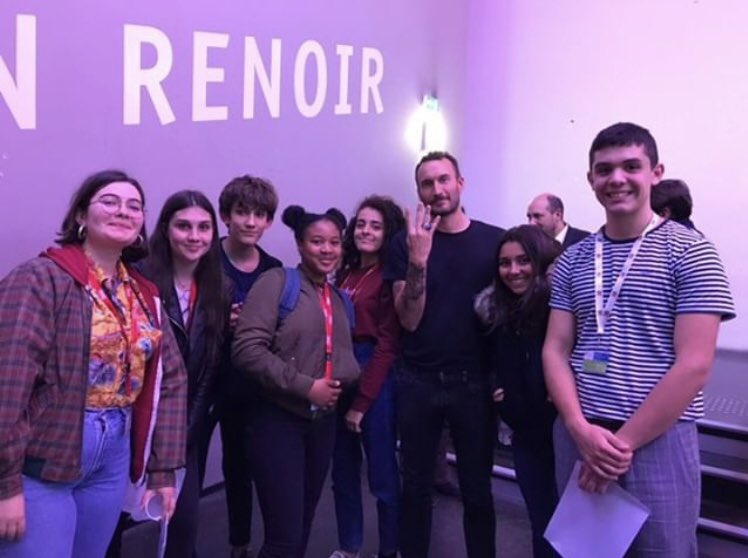 HenriSarre1's tweet photo. Avec mes camarades, nous avons eu l’honneur de donner à « L’Heure de la Sortie » le prix Jean Renoir des lycéens.
#cinéma #PJRL https://t.co/4bJdqROcSv
