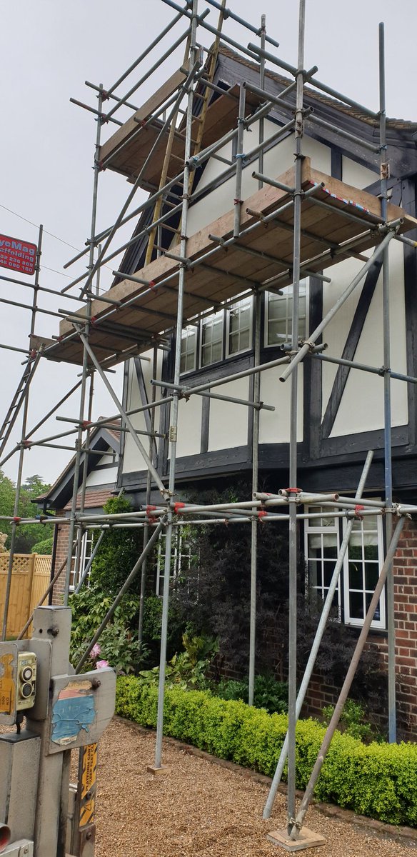 DyeMagScaffLtd's tweet photo. 20ftx20ft with 8ft table lift for painting🔧😊
#Claygate
@DyeMagScaffLtd 
Instagram:@dyemagscaffolding 
#scafflife #scaffolding #scaffbeezy #scaff4life #roofing #construction #builders #PoundNoteChasers #property #painting https://t.co/uDKJfFHN6f