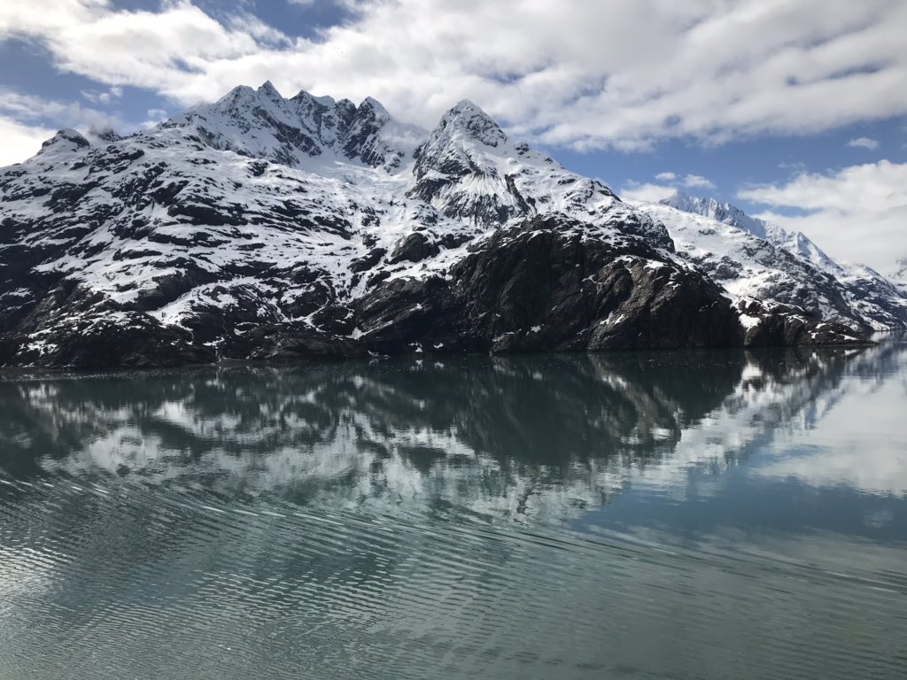 shahart's tweet photo. Cruising Alaska Glacier Bay - breathtaking - perfection from Mother Nature @CruiseNorwegian https://t.co/zNWjrmH3IS