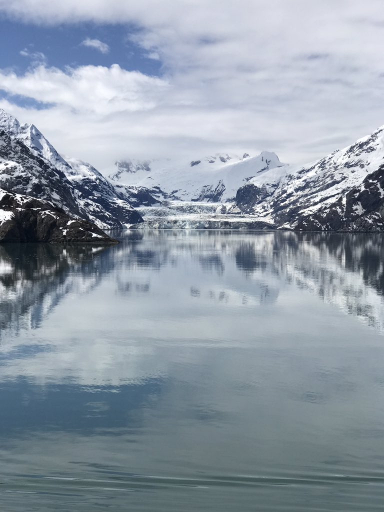 shahart's tweet photo. Cruising Alaska Glacier Bay - breathtaking - perfection from Mother Nature @CruiseNorwegian https://t.co/zNWjrmH3IS