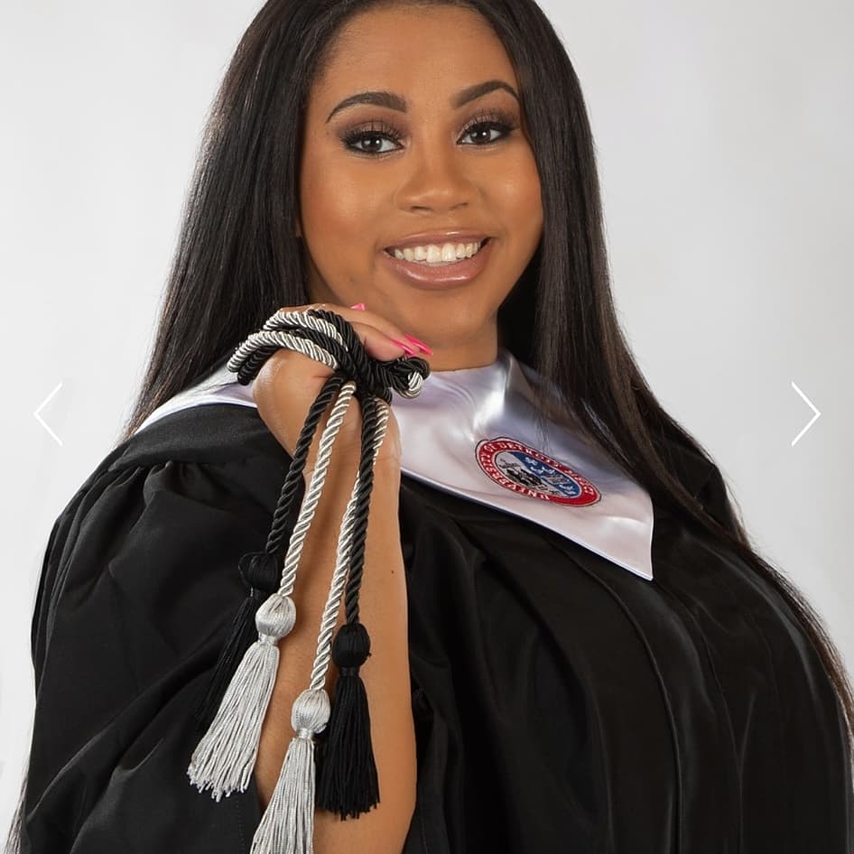 Leecrew's tweet photo. #DetroitMercy2019 Congratulations Deja Lee We love you to the moon and back❤ https://t.co/TD7QDPi51r