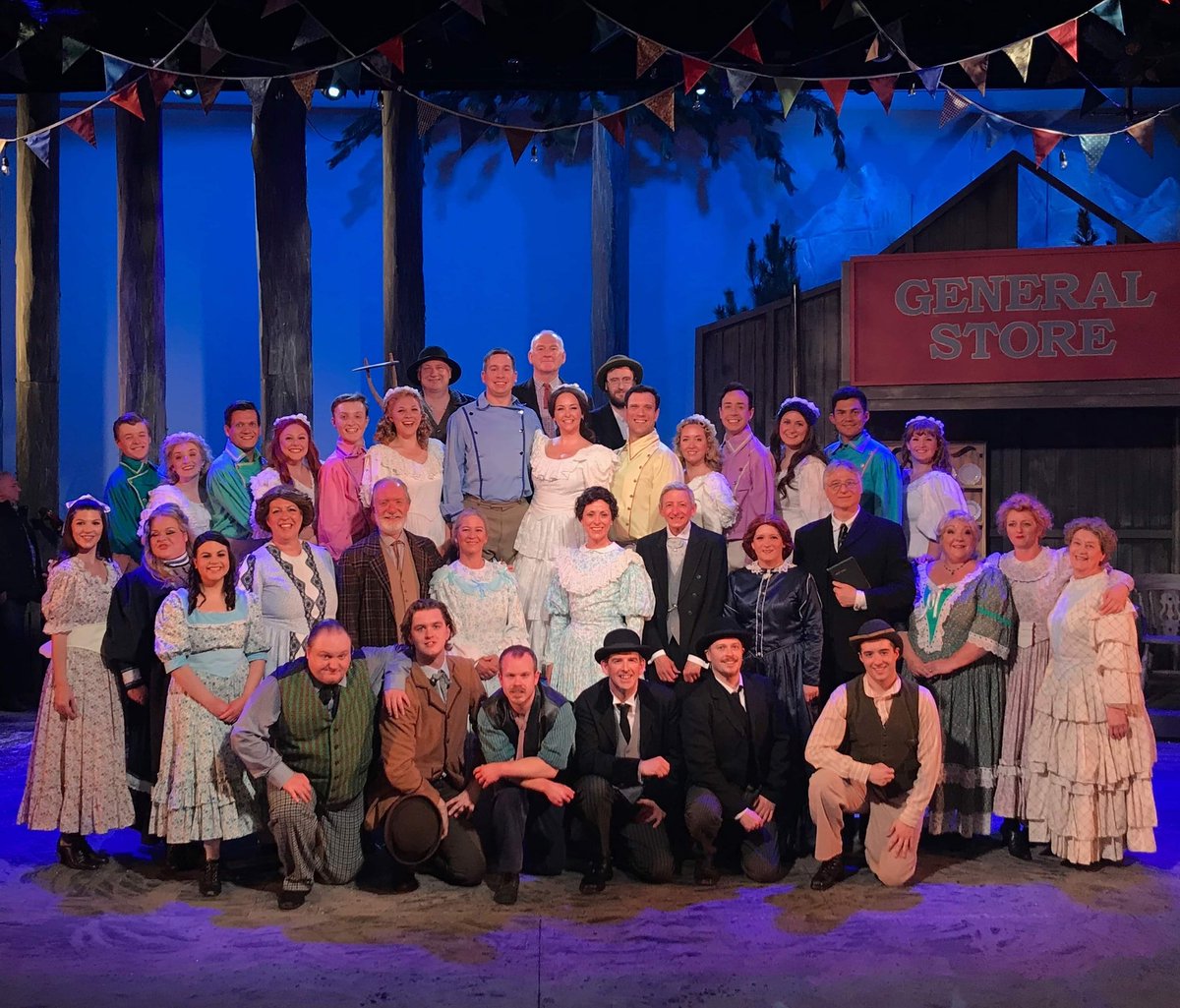 GreenRoom52's tweet photo. Thank you to all who have joined us in Oregon this week. We hope you enjoyed the show! Final performance coming right up...
#7B47B #sevenbridesforsevenbrothers
#musical #theatre #musicaltheatre #stage #dance #music #oregon #show #herts #london #acting #dancing https://t.co/nbGOvmIprV