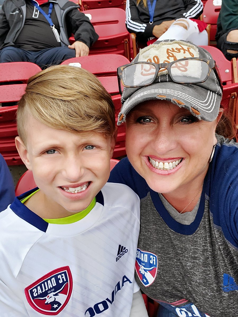 Shell_n_Zane's tweet image. When our soccer tournament gets canceled for the weekend we come support FC Dallas. #FCDVSRBNY #DTID #WELOVESOCCER