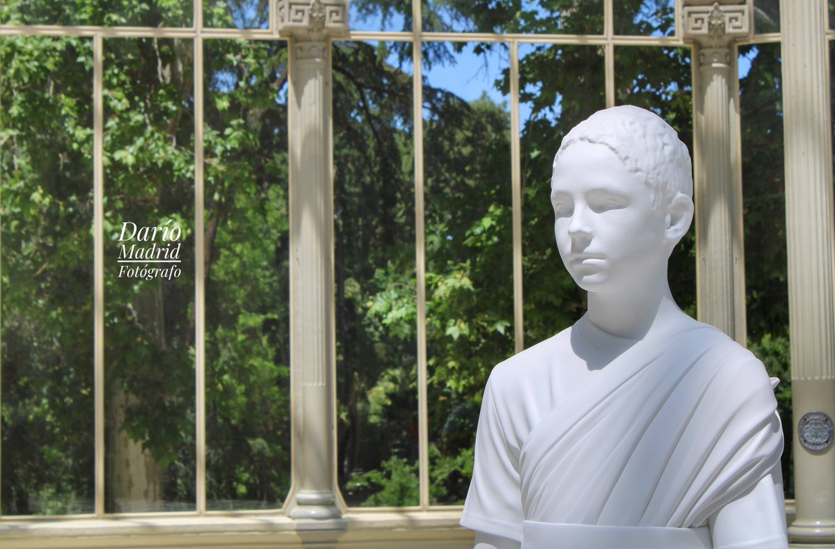 El escultor norteamericano Charles Ray expone cuatro de sus esculturas en el Palacio de Cristal de Madrid. Estarán expuestas hasta el 8 de septiembre de 2019. El horario de visita es de 10 de la mañana a 10 de la noche. madrid-aldia.es/exposicion-de-…