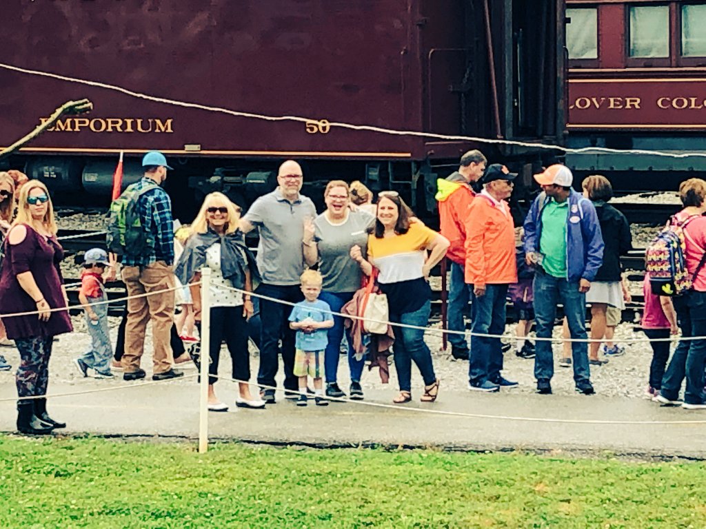 kroqq's tweet photo. All aboard!! Thomas the Train! #tenn_valley_rr https://t.co/oXGf1oHJDV