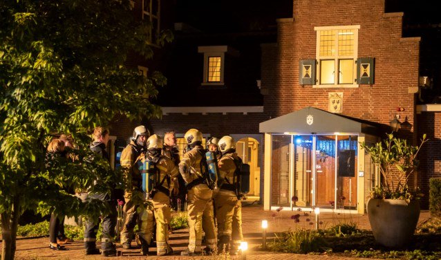Gemeentehuis maandag en dinsdag dicht door brandschade WOUDENBERG Vanwege de brand van vrijdagavond in het gemeentehuis... twib.in/l/8LRybeRqLAaq