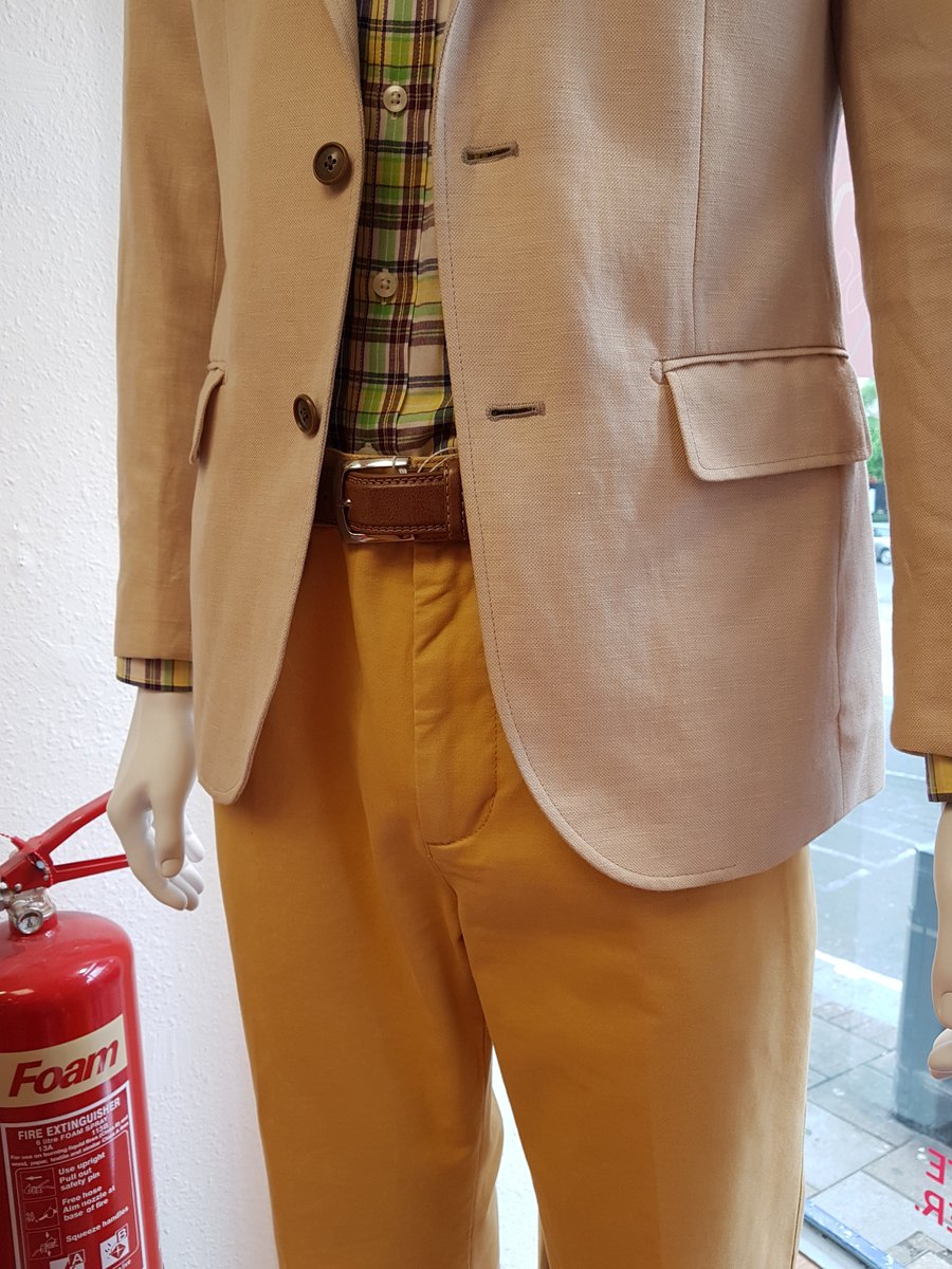 Behold, we give you the 2019 #colortrend #marigoldyellow.  Shop some of the best pieces in these #citrusy brights right now.