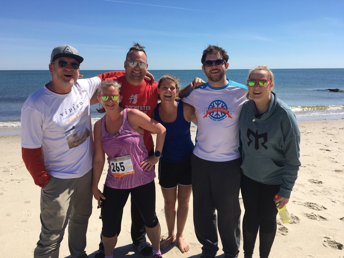vinfenrun4life's tweet photo. Leg 34 has begun! Quick beach shot before cheering on our runner! #RagnarRelay #Vinfen https://t.co/vMWBcDFwJS