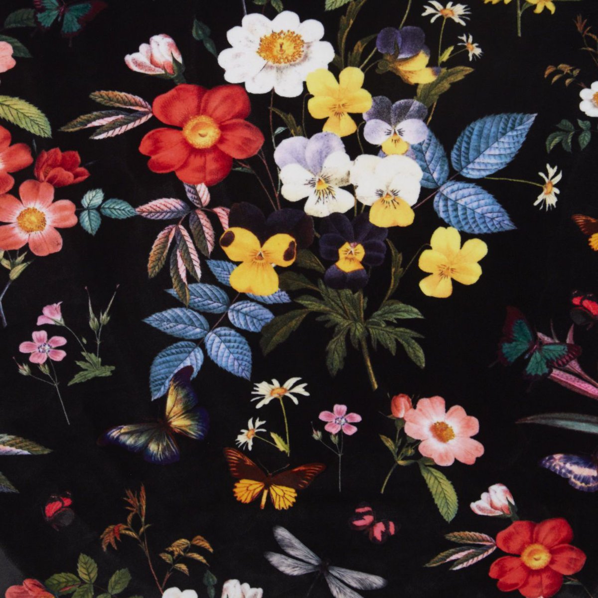 clarkeandclarke's tweet photo. Oasis furniture
Bringing catwalk fashion into the home @OasisFashion has partnered with fabric &amp; wallcovering specialist, @clarke_clarke_interiors to enhance your home with accent pieces
.
.
.
#vintagelook
#furniture
#chairs
#oasisfashion
#florals
#archiveprints
#clarkeandclarke https://t.co/KSqalsO5fv