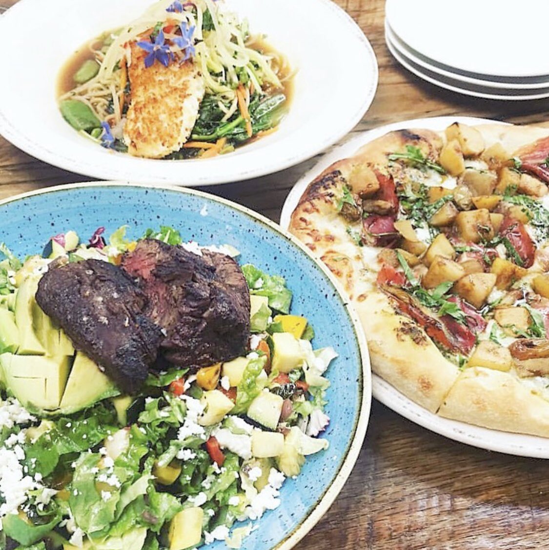 Beautiful day for lunch at <a href="/farmhouseatrg/">farmhouseatrg</a> 🙌🏻☀️. #dineNB