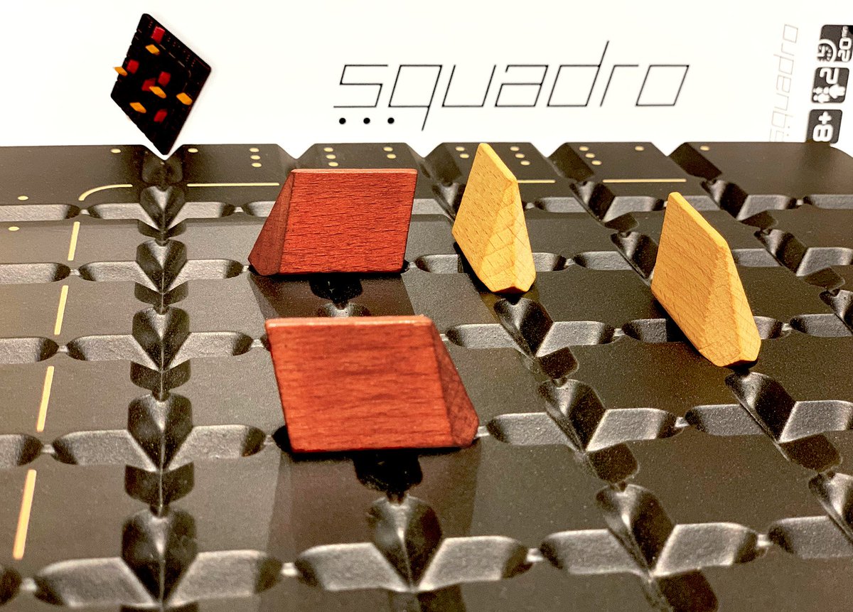 MeepleMaven's tweet photo. Tried traversal #boardgame #squadro again just to appreciate the @GigamicUSA production quality. #AbstractStrategy https://t.co/WNEmT0Y5T5