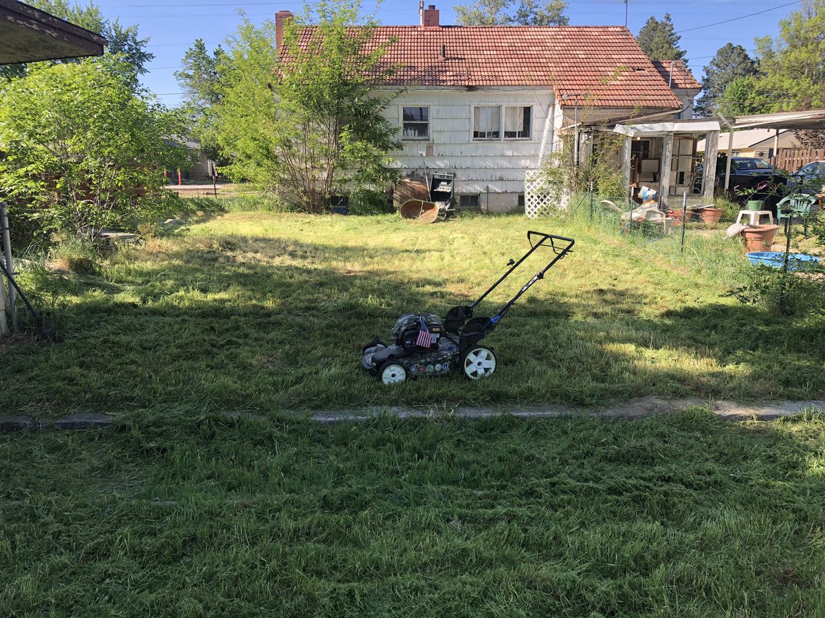 iamrodneysmith's tweet photo. I just had the honor of mowing Ms.Meadows  lawn for her in Boise,ID .She served in the U.S Navy from 1974-2009. She joined right out of high school,started as a E1 &amp; retired as a full commander. Thank you for your  sacrifice &amp; service ! https://t.co/OnbTaskl5D