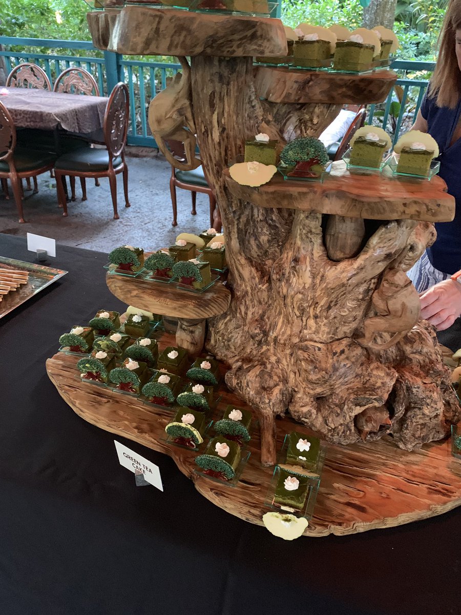 daguru9's tweet photo. Rivers of Light Dessert Party!! #DAK #DAKlife #WDW #AnimalKingdom #AdventureIsCallingMyName #SugarComa https://t.co/kkKTwHQCv6