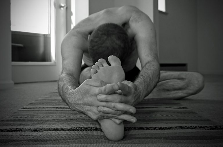 YogisimaES's tweet photo. Nombre en sánscrito: #janusirsasana Janu tiene el significado de “rodilla” mientras que Sirsa tiene como significado “cabeza o frente” por lo que técnicamente esta #postura también puede significar “Postura de frente a la rodilla o postura de la rodilla y cabeza”. #yogisima #yoga https://t.co/BrmRjBrKfV