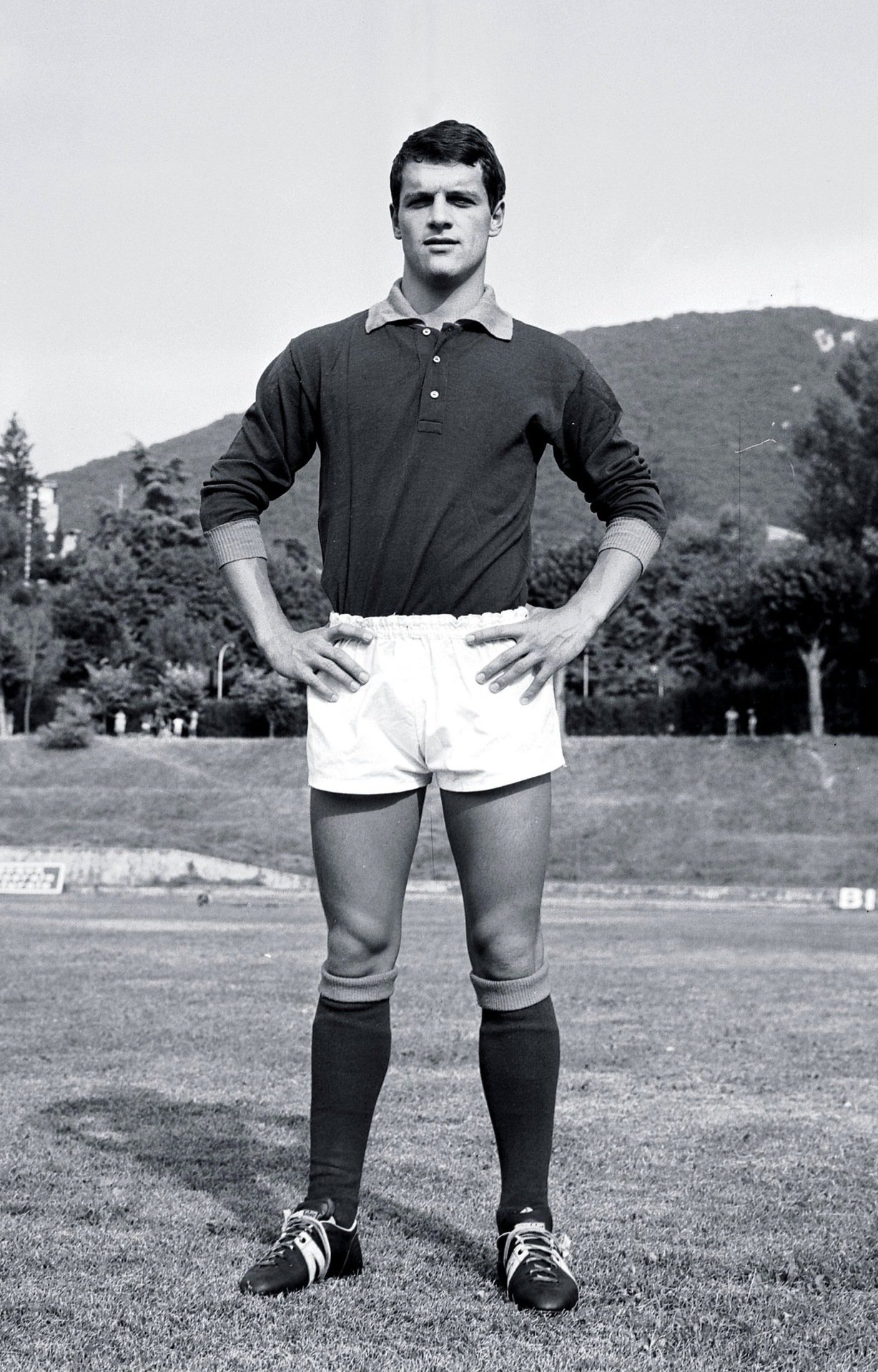 FOTOS HISTORICAS O CHULAS DE FUTBOL - Página 8 D6UDRrDW4AAxqnO