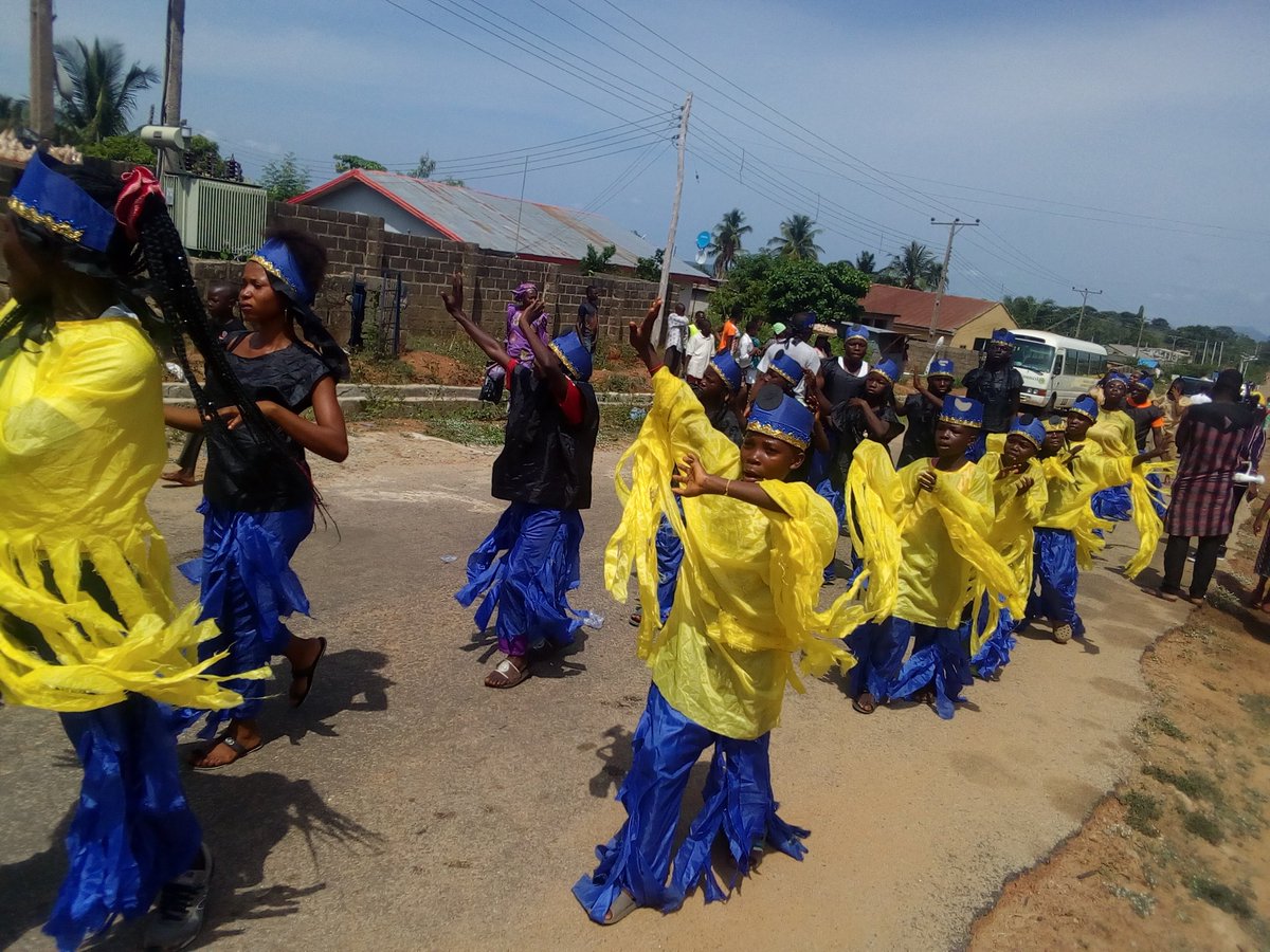 BashirWaziri6's tweet image. The street of ogori for their ovia carnival in kogi state, AISONIS GOOD WORK.