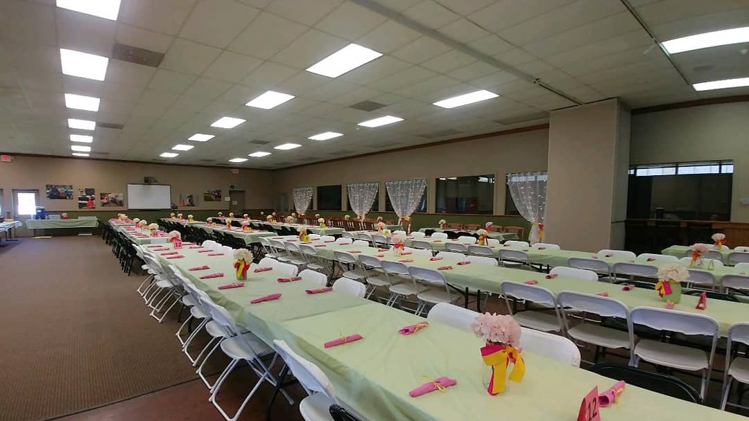 FieldstoneF's tweet photo. Here's a sneak peek. This evening the room will be filled with students and volunteers with their families for the Student/Volunteer Awards Banquet. https://t.co/tu4ccIm3bD
