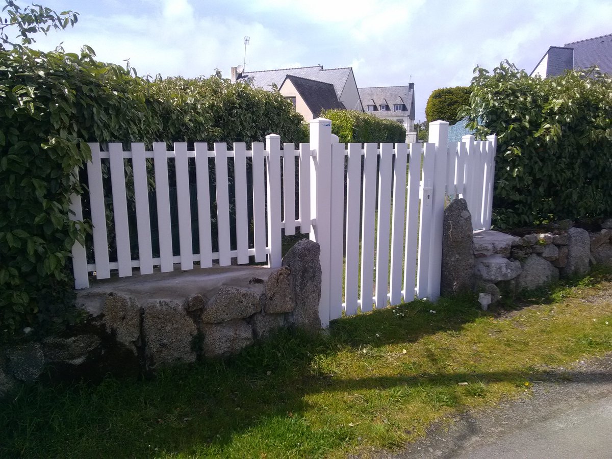 ChezTib's tweet photo. Nous venons d’être labellisé "Rando Accueil", la pancarte a été posée aujourd'hui pour les randonneurs venant de Concarneau, nous avons également un autre accès piéton pour ceux venant du GR34 coté Pont-Aven, Quimperlé, etc... https://t.co/oB4yKOK3nX