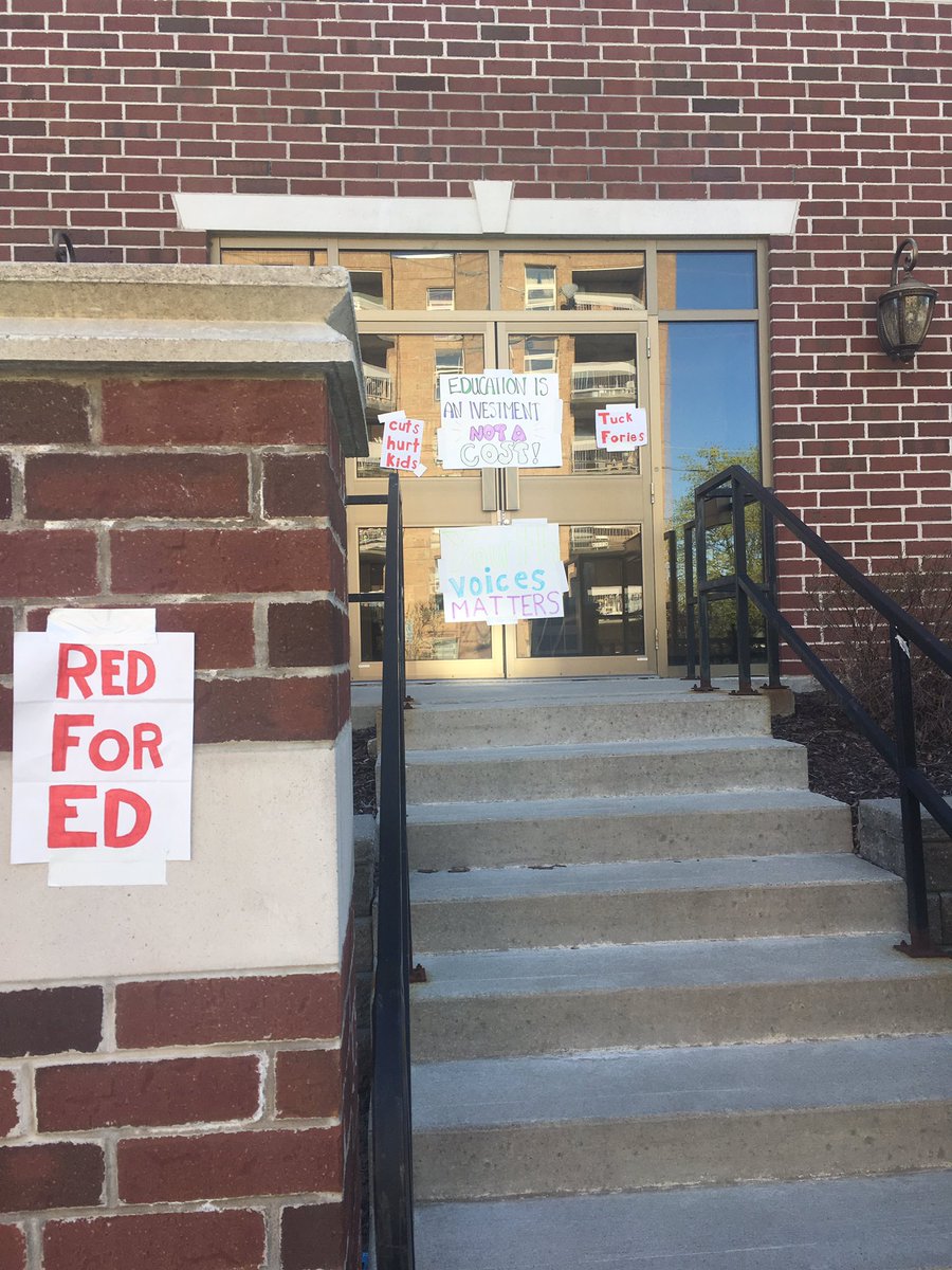 SAFCBrantford's tweet photo. On Wednesday, we had the chance to stop by and say hi to some local high school students who were holding a sit-in at @WillBoumaBrant’s office. Will, your job is to share these voices/concerns; please tell us how you are fulfilling your job responsibilities. #StudentsSayNo https://t.co/hC9GtYRupb