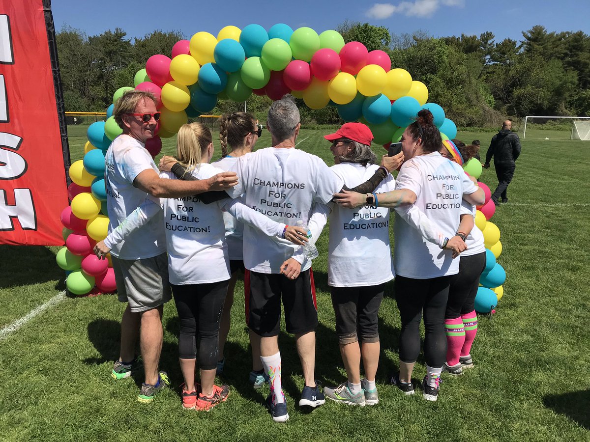 Saturday morning spent supporting our <a href="/WheatleyPTO/">The Wheatley PTO</a> with amazing <a href="/EWTAunion/">EWTA</a> colleagues! #colorrun #ewtaruns #ItTakesAVillage @Runmbf <a href="/NorthSideEW/">North Side School</a>