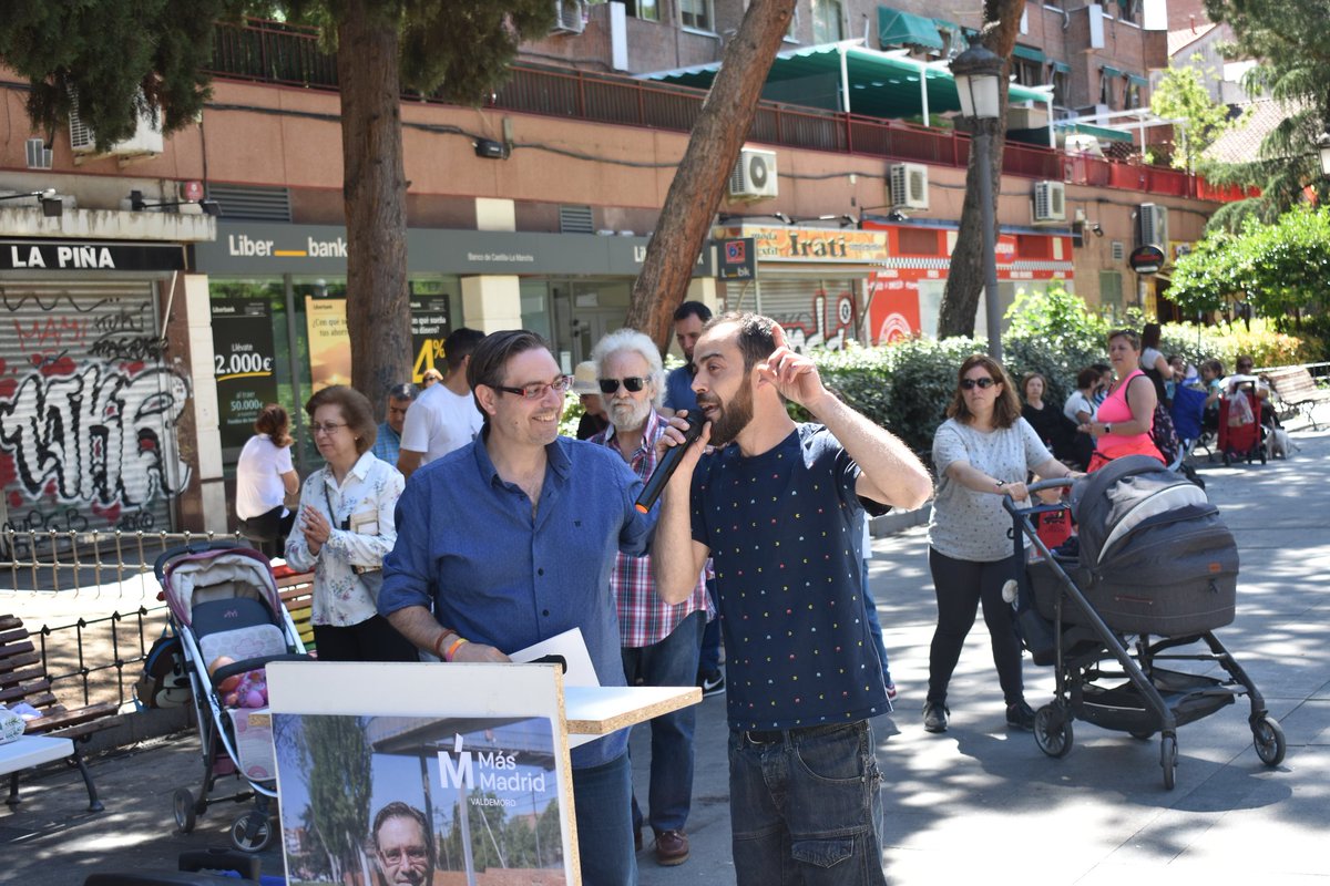 Primer acto de campaña presentando nuestro proyecto a la gente de Valdemoro y gran acogida. Se nota un #ValdemoroConGanas.

Seguimos adelante, y mañana nos espera <a href="/ierrejon/">Íñigo Errejón</a> en Leganés en un acto central de presentación de las candidaturas del sur de @MasMadridCM @MadridValdemoro