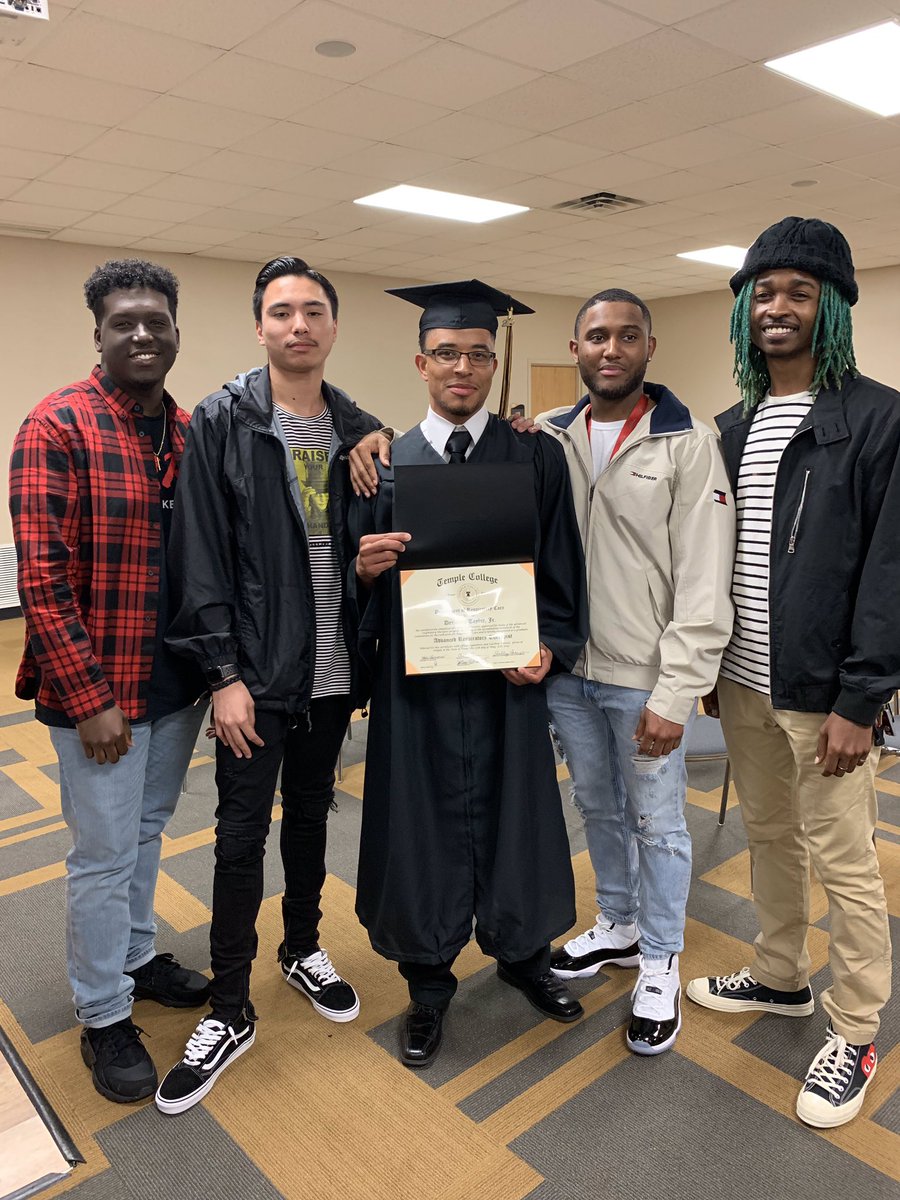 ___meechiee's tweet photo. #TCGrad2019. Respiratory therapist. OnMyMamaIBeBreathing https://t.co/6klEe785TG