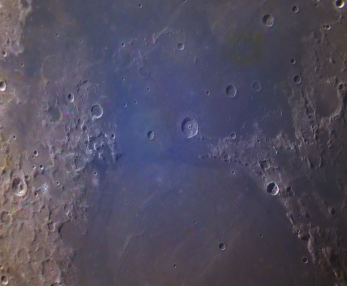 astrofineart's tweet photo. between mare tranquillitatis and serenitatis (C8 and Sx694 mono)
https://t.co/lfbnTsM5z9
#moon #tranquilitatis #serenitatis #color https://t.co/jyauDvi1IM