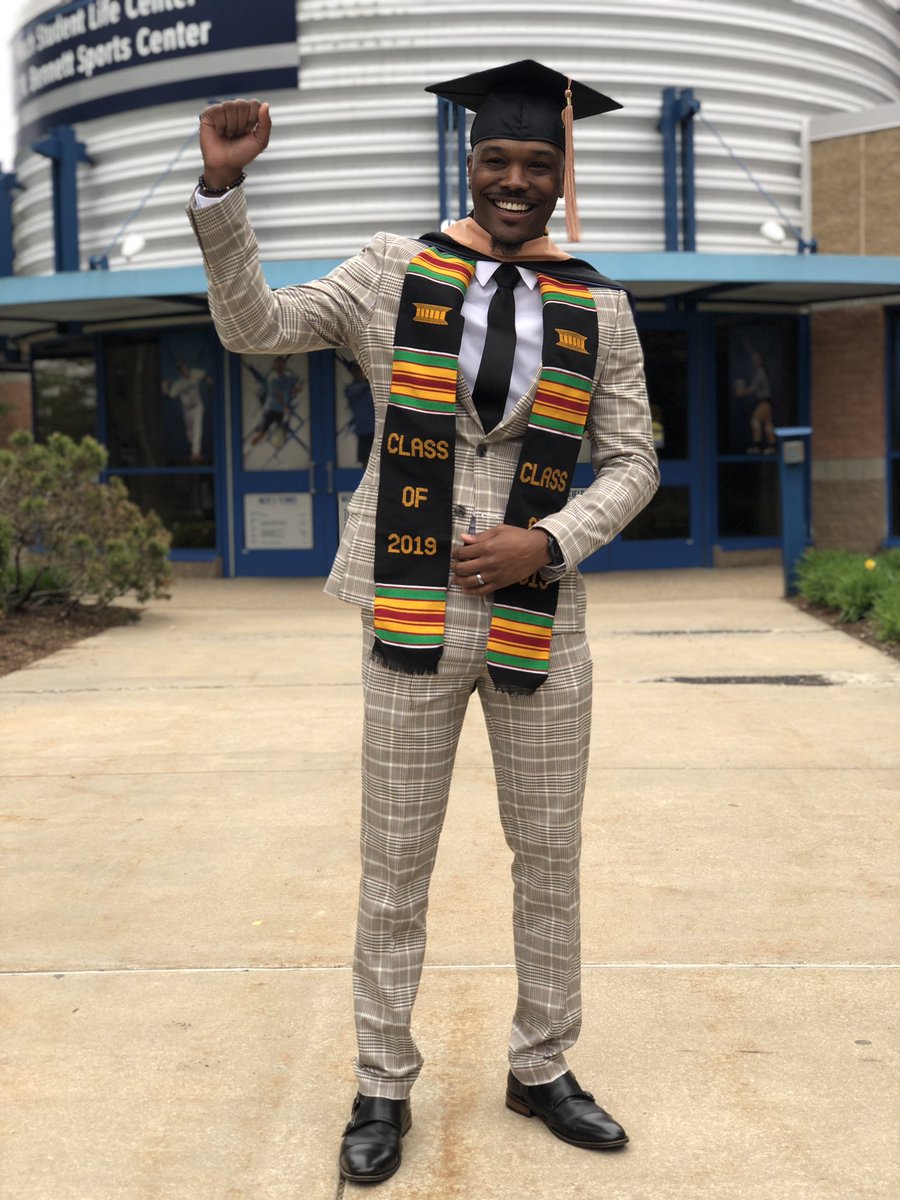 MarioLMcLean's tweet photo. Made a promise to myself that I would make it out the hood. With this hood, I’m going to get my family out for good! - Mario McLean, MBA 2019👨🏽‍🎓💪🏾 #EveryDayIsAnInterview #BlackExcellence #Hooded #MBA https://t.co/aTj5rf8F53