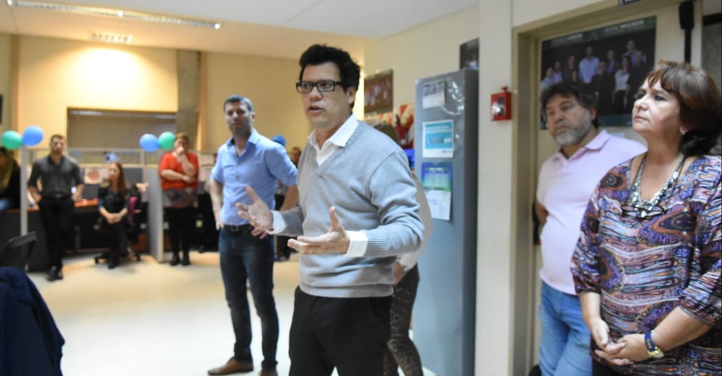 Gracias a los compañeros del Call Center que ayer nos permitieron expresar nuestras propuestas y debatimos qué futuro de gremio necesitamos construir.

Con su voto, cada compañero es artífice de su propio destino, no instrumento de la ambición de nadie.

#DecidísVos 👍