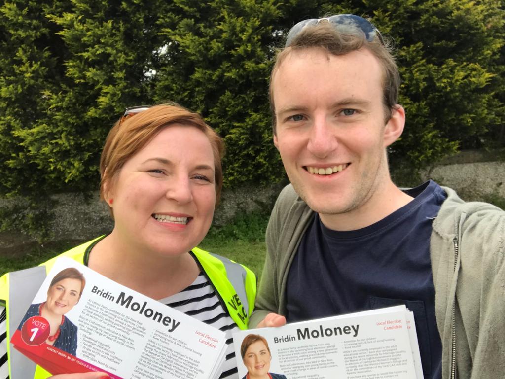 BridinM's tweet photo. Sun, positivity, family, Party support all make for great canvasses..
Two canvasses today in #NewRossDistrict, lot of goodwill out there so we need to keep up the effort for the last 2 weeks..
Thanks @CiaranLyng , @labourwomen &amp; @labouryouth 
#LE19 #MoreWomen https://t.co/qA6NGAXfsI