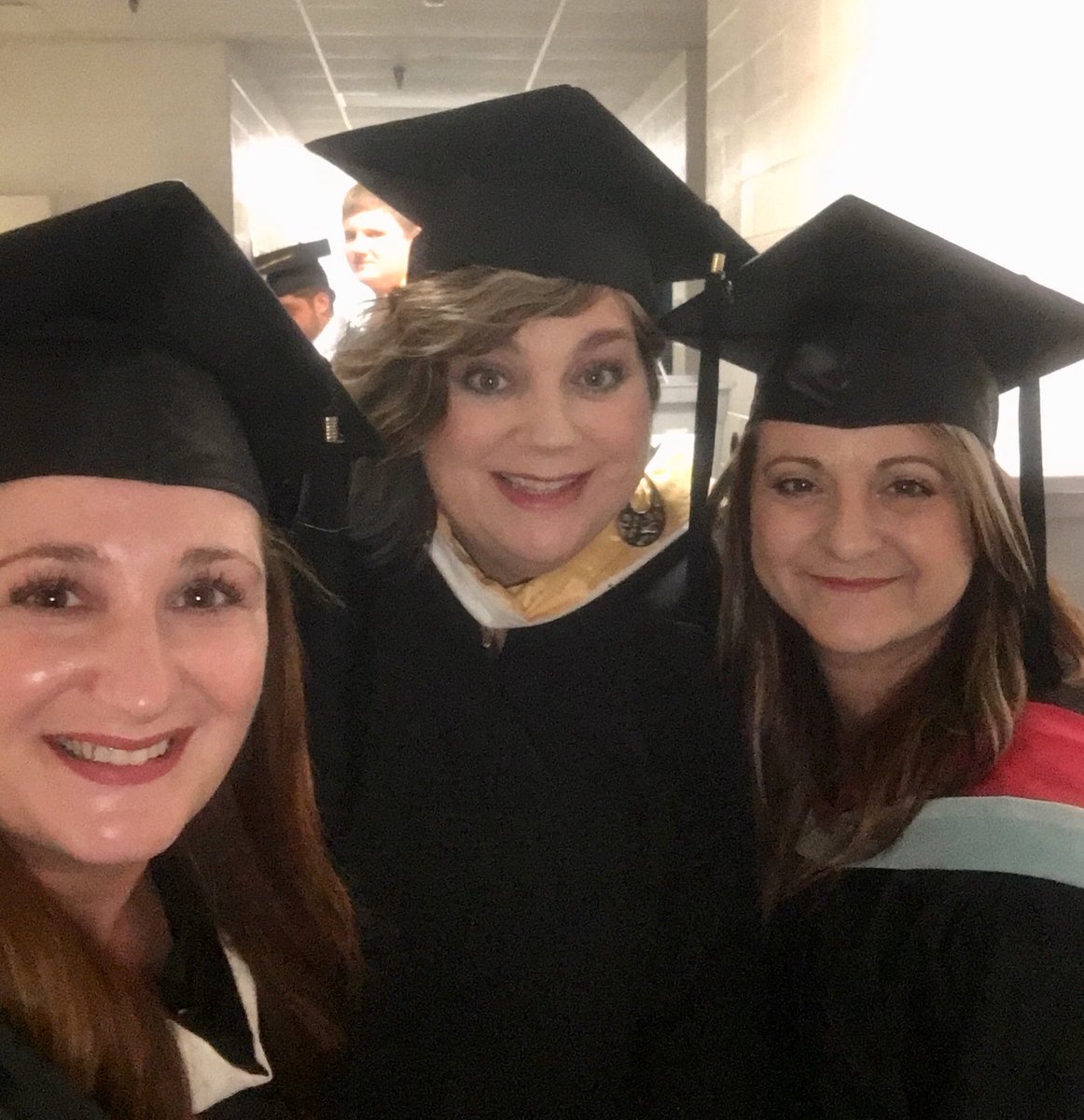 CandisHagaman's tweet photo. Countdown to 7:00 🎓#cechs2019 #cechsrocks https://t.co/UvxYJJn9T1