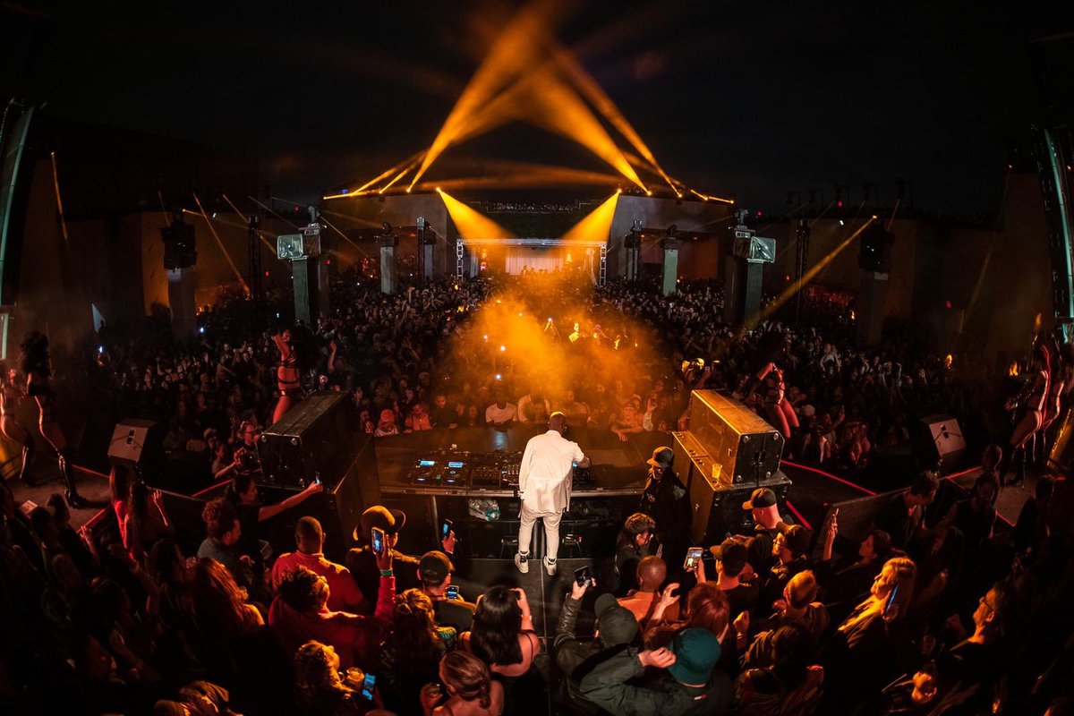 RealBlackCoffee's tweet photo. Sold Out New York.
It can only be GOD 🙏🏿🙏🏿🙏🏿🙏🏿🙏🏿 https://t.co/aGwUQUARrO