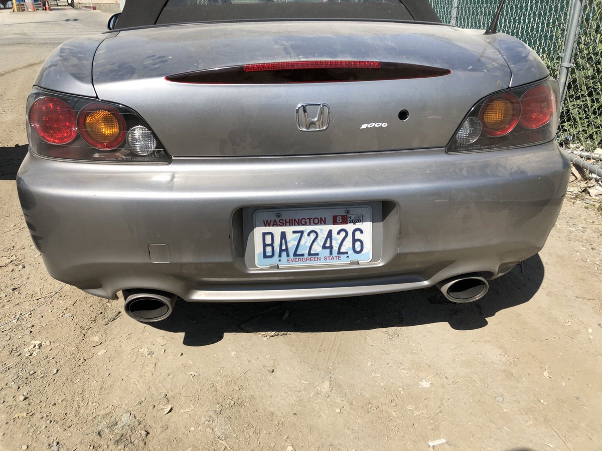 zerosignal00's tweet photo. @SeattlePD this s2000 sitting at the corner of South Hudson and Utah looks really sudpect. Have a pretty good feeling by the look of the locks that it was stolen and is being lived out of... https://t.co/FL5yvdzmFg