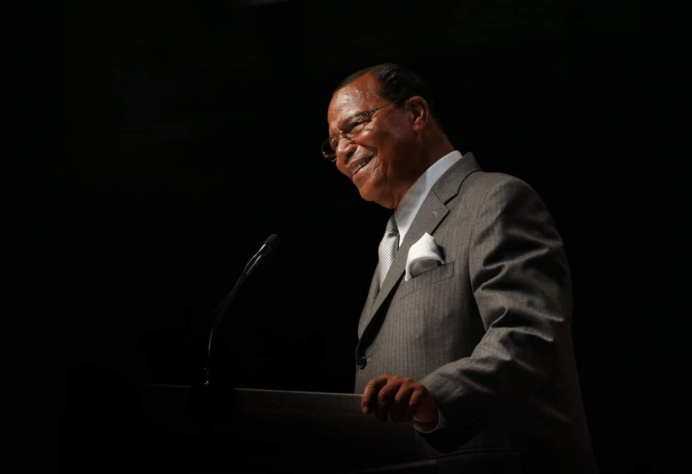 HAPPY 86TH BIRTHDAY TO THE HONORABLE MIN LOUIS FARRAKHAN!!!!!!!!!!         