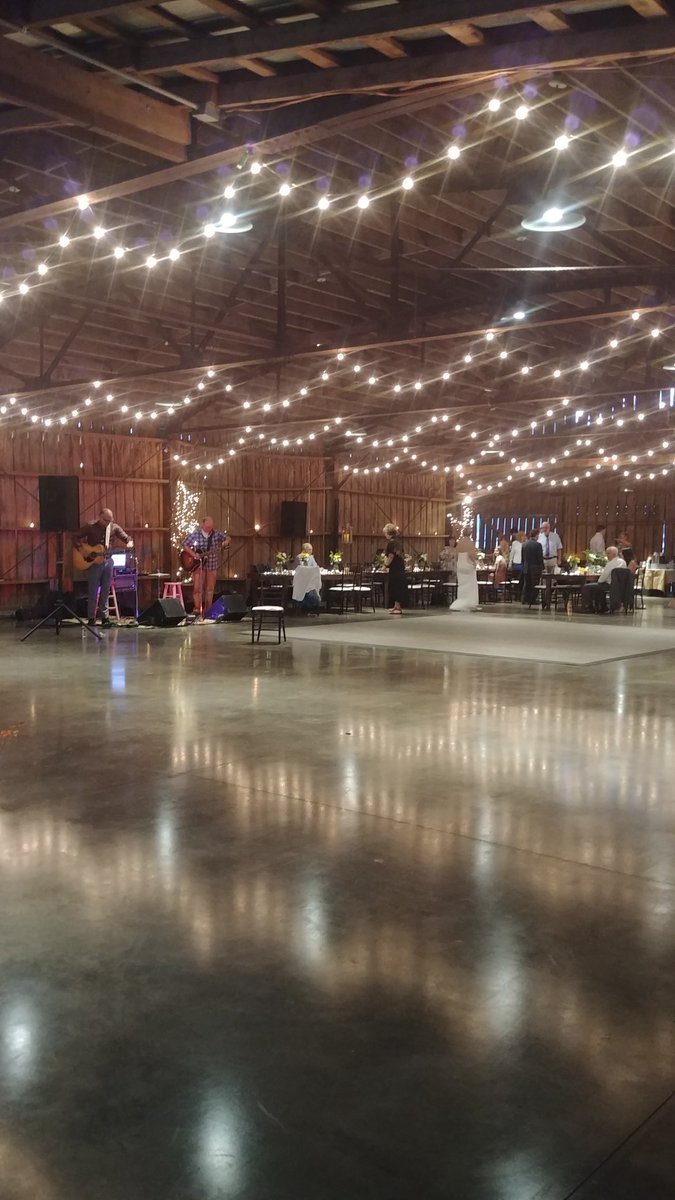 jcummings3's tweet photo. #foxgillhousewedding2019 https://t.co/3z4d2dk1Lu