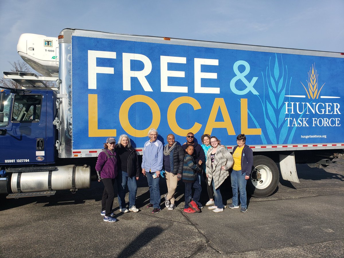 ghostloveagenda's tweet photo. Great day for #StampOutHungerFoodDrive with @hungertaskforce https://t.co/uPfx3u7XjK
