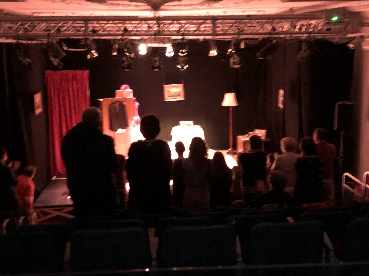 bottomdogtheatr's tweet image. Thank you @wexfordarts and your gorgeous audience. A standing ovation for SMALLONE this evening. Great to be back in Wexford. 

4 shows down and that’s the end of week 2. 

Thanks to our amazing cast and crew.