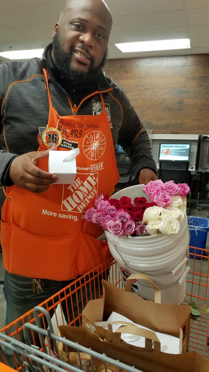 MsKathyASDS555's tweet photo. [Tap/expand/slide]  What a nice surprise! Thanks SM Khari for the Mothers Day flower,card,treat! New hires said they never experienced this kind of treatment! #MothersDay #SatSun #itsourtime #mommommymother https://t.co/4GK6ePZdsW