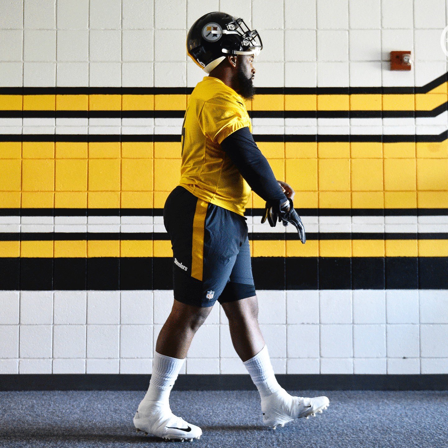 D6UmpkTWsAAvkRW.jpg:large