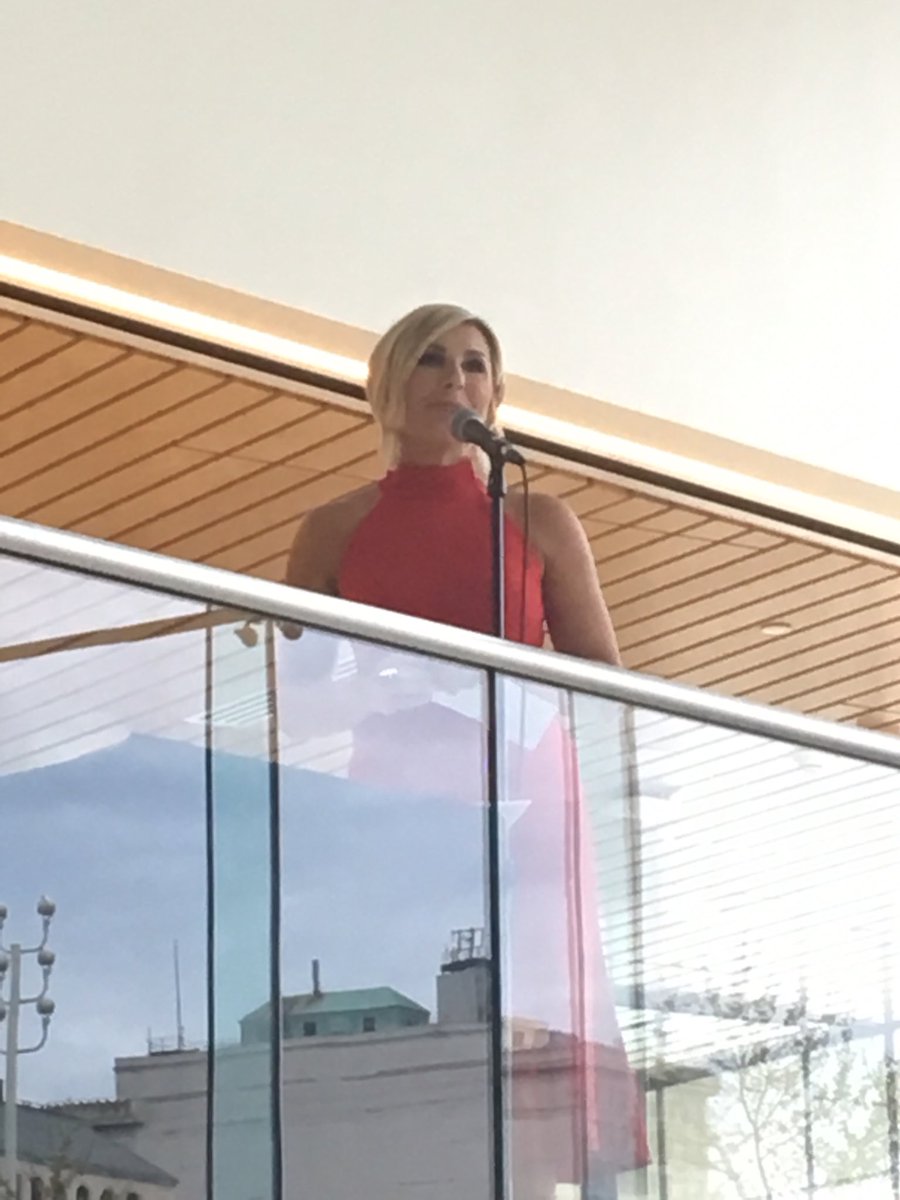 TVTerryMoir's tweet photo. Sara Shookman hosting this year’s Red Cross Gala! Sleeves up, Hearts open, All in!! By the way, she knocked it out of the park! ⁦@SaraShookman⁩ https://t.co/yTNhtfpnMT