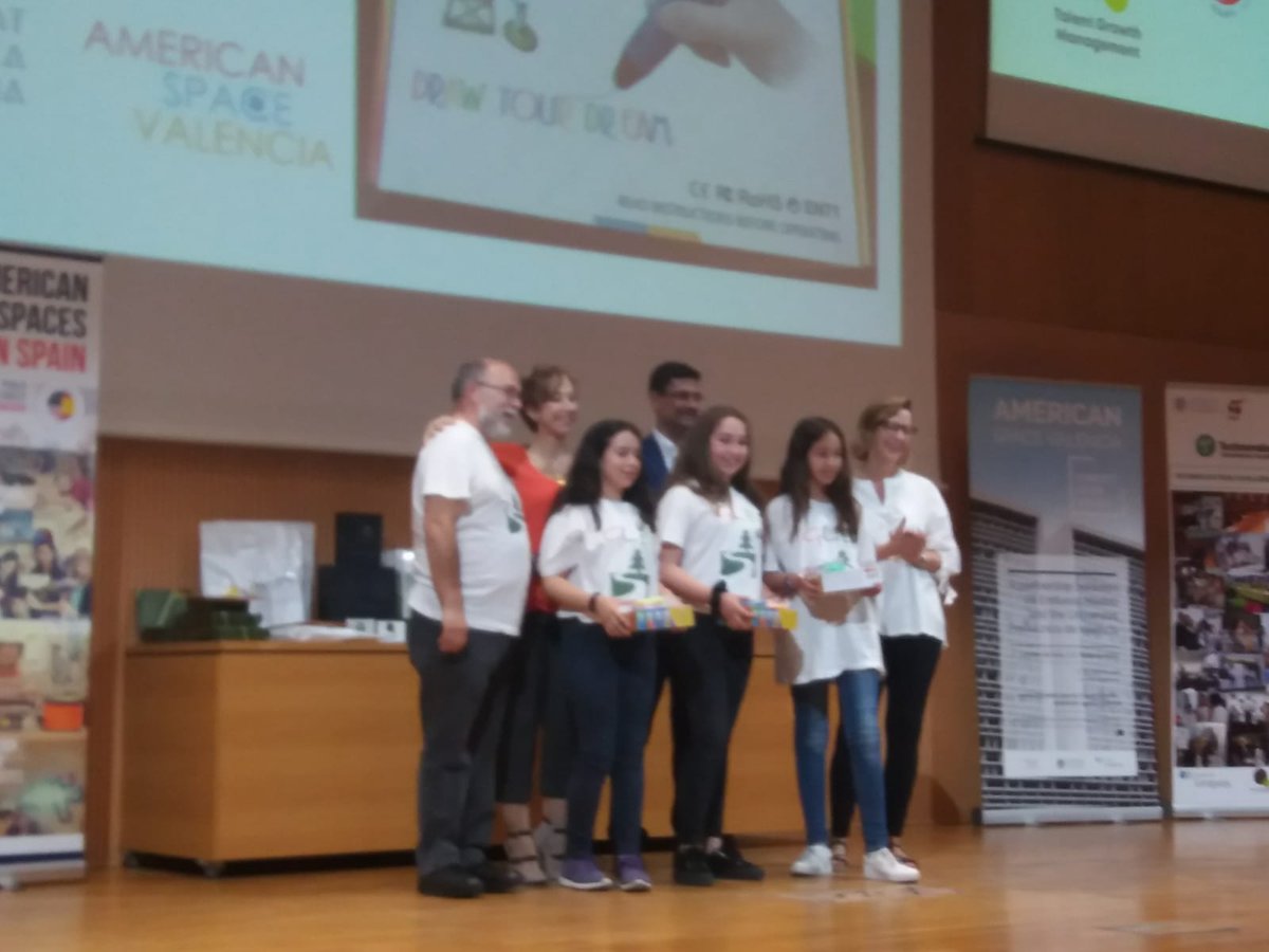 maorche's tweet photo. Este equipo también ha aprendido y disfrutado mucho en este día.GLB con technovation 2019  y la UPV. Gracias a todos https://t.co/w2r0uuOMmp