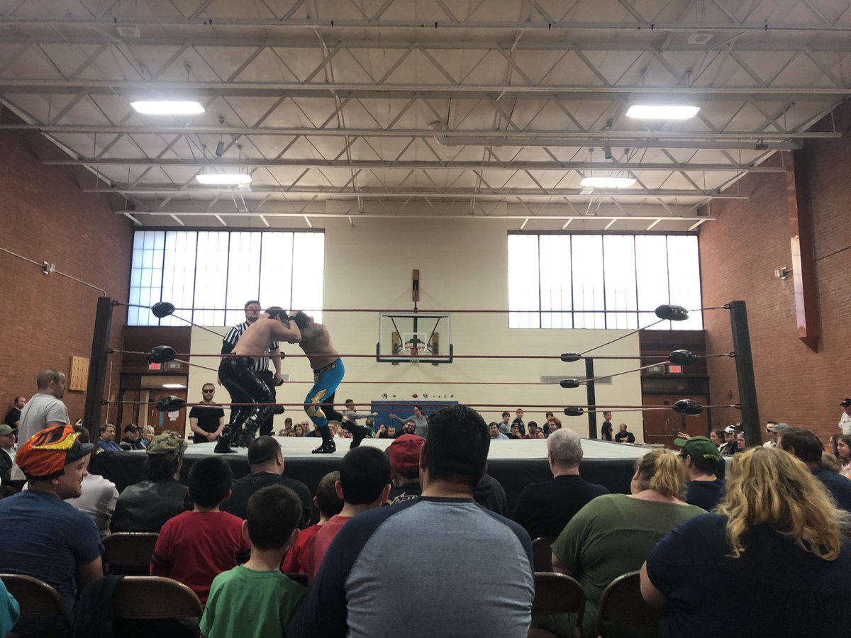 LibertyStates's tweet photo. Your opening contest tonight: @IAmTheSonOfAll Club Cam taking on @TheRoyceBishop #Respect https://t.co/iR1buHo6i2
