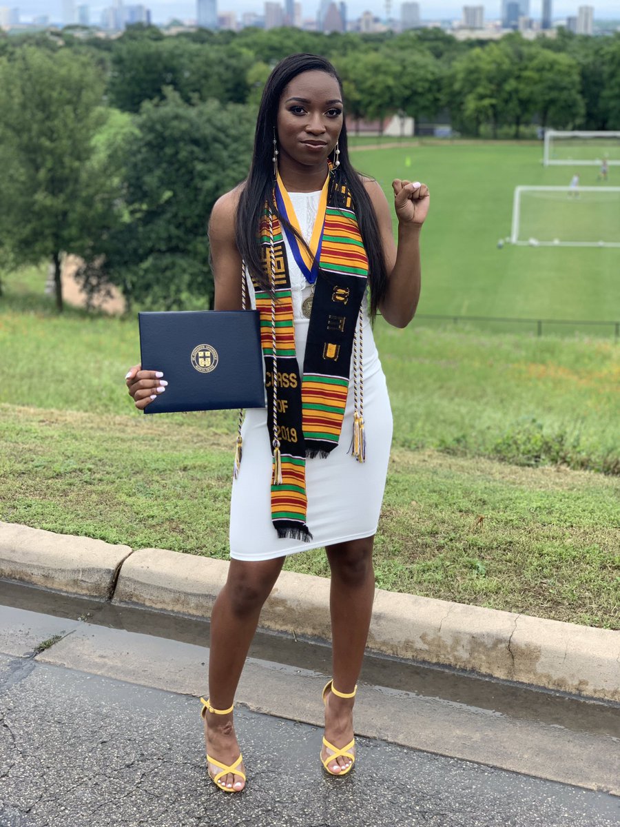 BLAH_ImAbbs's tweet photo. Blessings on blessings 🙏🏾 Bachelor degree ✅ Class of 2019 🥳🥂 https://t.co/XnOVxWRh51