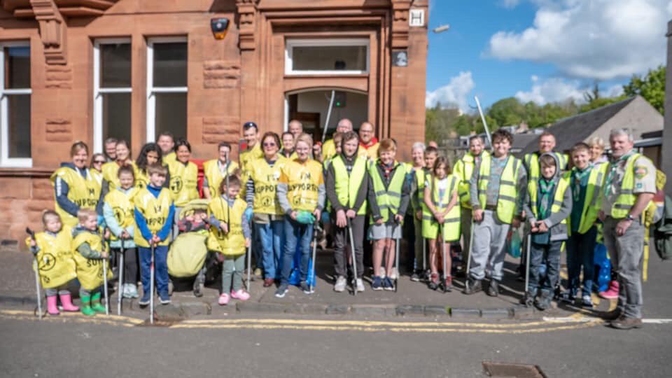 Great day for the Newmilns Community Litter Pick. Excellent turn out of Loudoun pupils whether it was with Mr Hendry, Scouts or family. #lovenewmilns <a href="/LoudounAcademy1/">Loudoun Academy</a> <a href="/LoveNewmilns/">Love Newmilns</a>