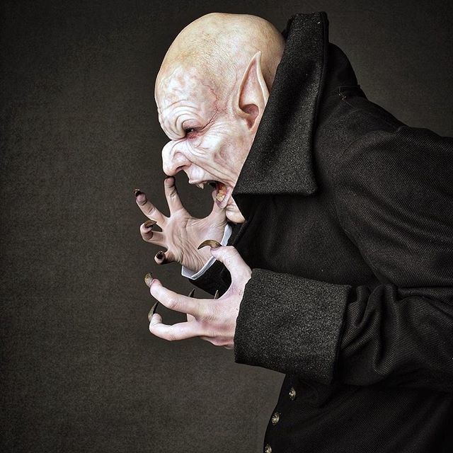 WestmoreFX's tweet photo. Repost from @makeupdesignory - Meet Uncle Bloodbags—a #MakeupDesignory x @monsterpaloozaofficial creation! 
Make-up by MUD grads @shelbymichael_mua &amp; @mibchy.
Face and Cowl sculpted by @washam_studio.
Nails: @rbfx.
Adhesive: @westmorefx.
Costume by @shelbymichael_mua.
Model:… https://t.co/Up04AWUeqk