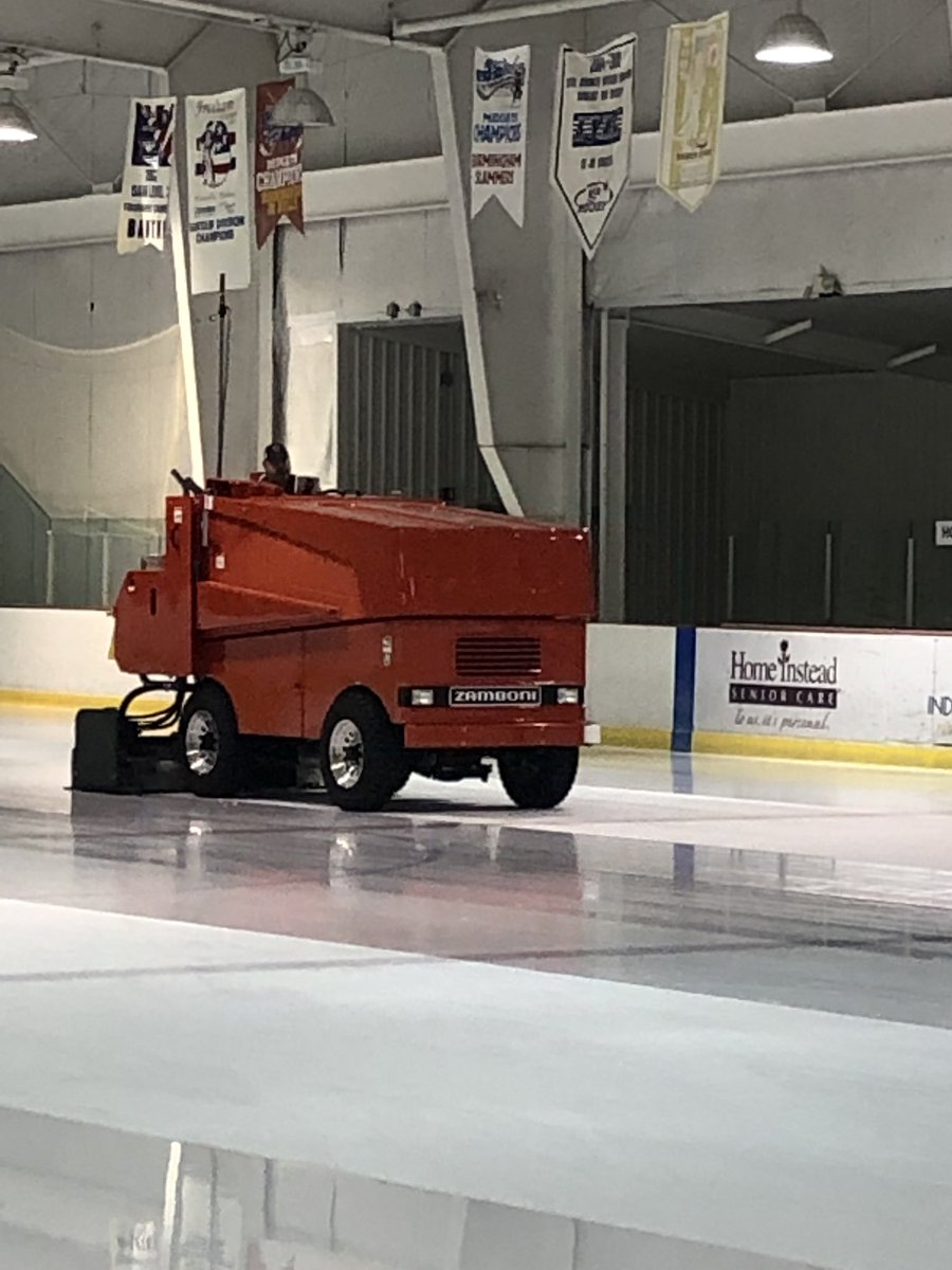 AllStarArenas's tweet photo. Delivered a new 546 Zamboni with laser to Pelham Civic Complex https://t.co/Ioq9XjqcyT