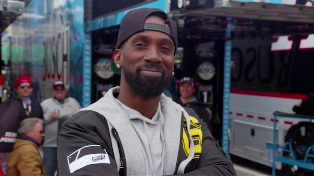 NASCAR is a LOT louder than baseball. @Phillies outfielder Andrew McCutchen hangs out with @MW55 in Kansas!
@TheCUTCH22 | @MLBonFOX