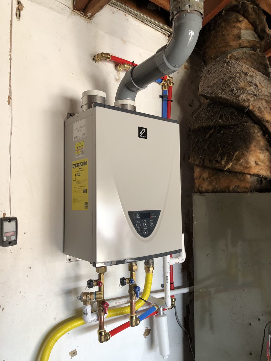 chriscastro2011's tweet image. Takagi Saturday!